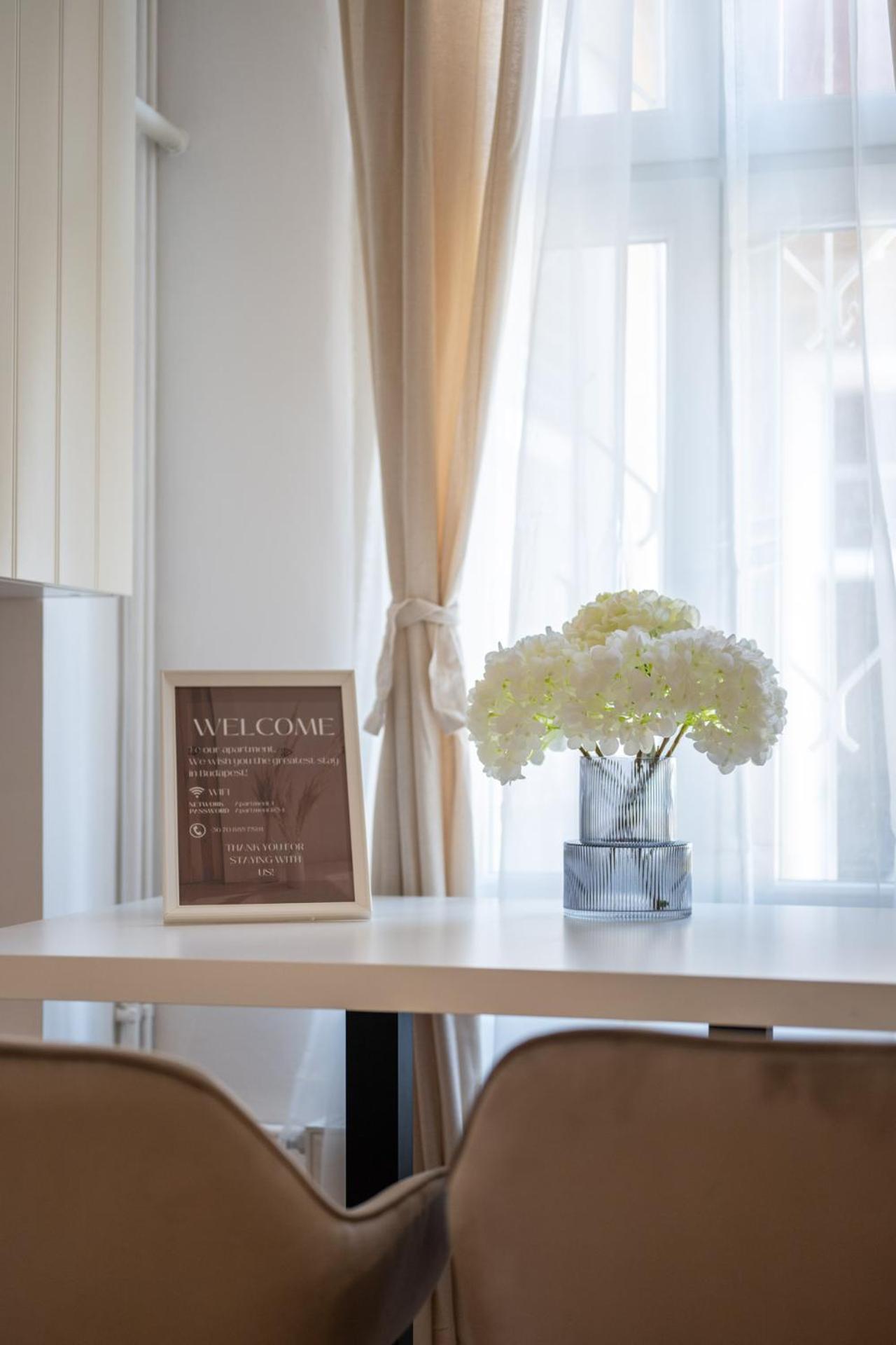 Deluxe And Cozy City Center Suite For 8Ppl Budapest Exteriör bild