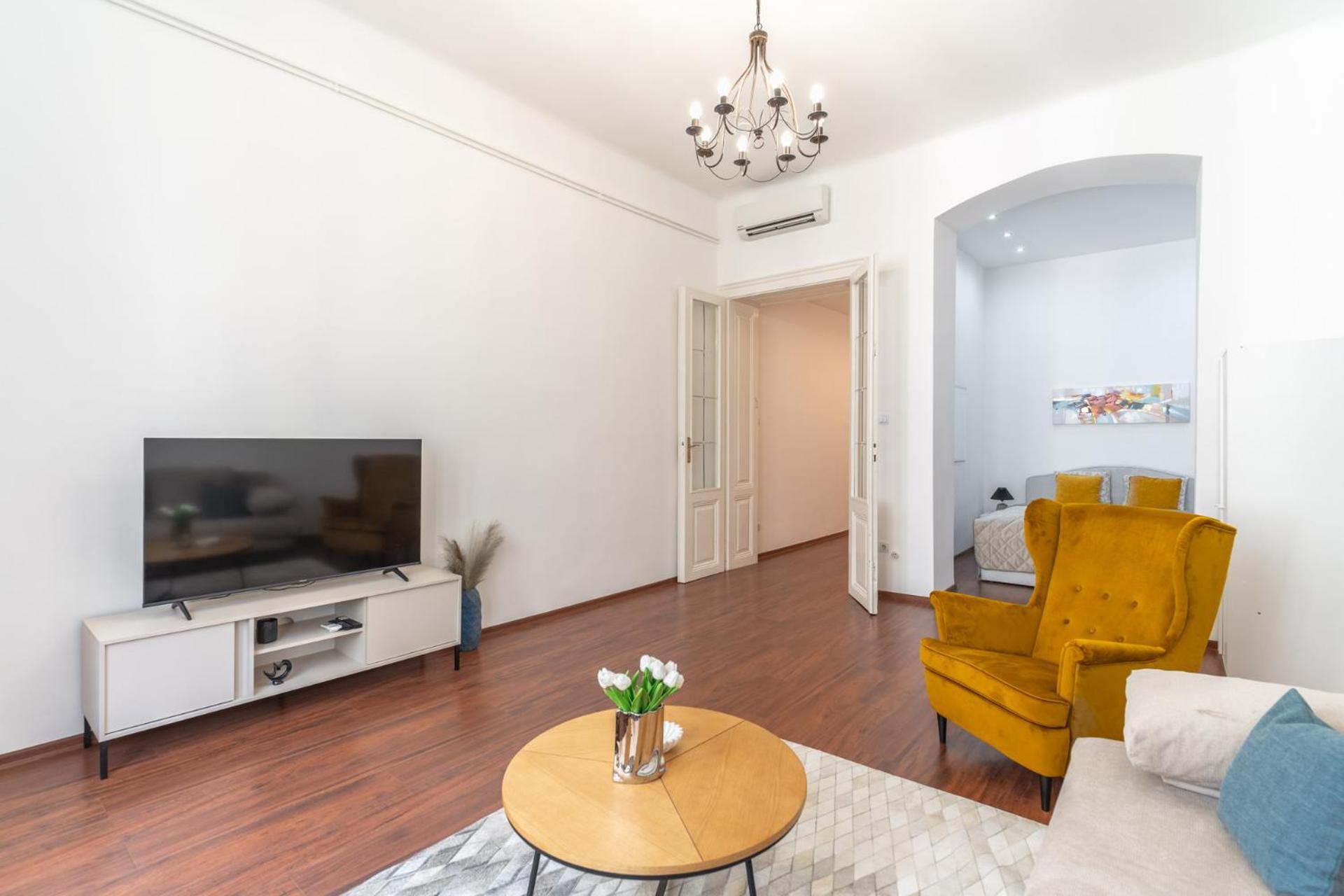 Deluxe And Cozy City Center Suite For 8Ppl Budapest Exteriör bild